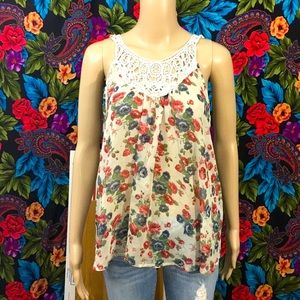 WOMEN’S LIGHT FLORAL TOP WOMENS SIZE LARGE SHIRT FRILLY